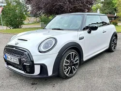 Weiß Gebraucht 2024 Mini Cooper S Kleinwagen | 32.000 € (Etwas zu teuer)
