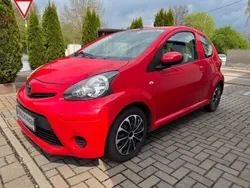 Rot Gebraucht 2013 Toyota Aygo Cool Kleinwagen | 2.990 € (Fairer Preis)