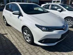 Weiß Gebraucht 2016 Toyota Auris Edition-S Limousine | 12.900 € (Fairer Preis)
