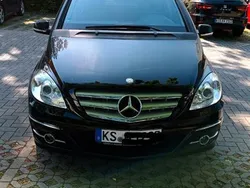 Schwarz Gebraucht 2010 Mercedes B180 Van / Kleinbus | 4.800 € (Fairer Preis)