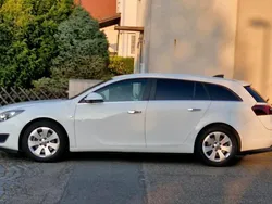 Weiß Gebraucht 2018 Opel Insignia Kombi | 8.750 € (Guter Preis)