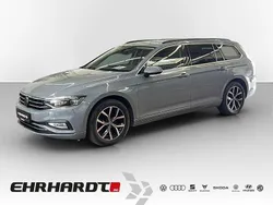 Grau Gebraucht 2023 VW Passat Business Kombi | 26.990 € (Superpreis)