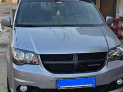 Grau Gebraucht 2016 Dodge Grand Caravan Van / Kleinbus | 13.400 €