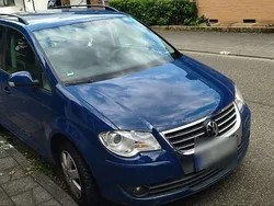 Grau Gebraucht 2007 VW Touran Van / Kleinbus | 4.200 € (Teuer)