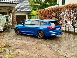 Blau Gebraucht 2020 Ford Focus ST Kombi | 22.400 € (Fairer Preis)