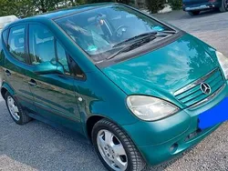 Grün Gebraucht 1999 Mercedes A160 Elegance Van / Kleinbus | 2.100 € (Fairer Preis)