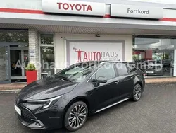 Schwarz Gebraucht 2024 Toyota Corolla Style Limousine | 31.980 € (Fairer Preis)