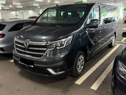 Grau Gebraucht 2023 Renault Trafic Life Van | 34.999 € (Guter Preis)