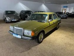 Grün Gebraucht 1981 Mercedes 240 Limousine | 13.900 €