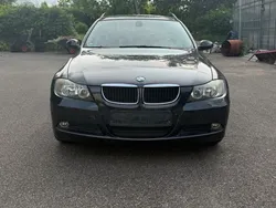 Schwarz Gebraucht 2006 BMW 318 Exclusive Kombi | 2.700 € (Superpreis)