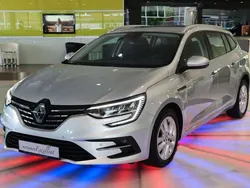 Grau Gebraucht 2022 Renault Mégane GrandTour Business Kombi | 15.850 € (Guter Preis)