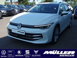 Pure white Gebraucht 2024 VW Golf VIII Style Kombi | 34.390 € (Teuer)