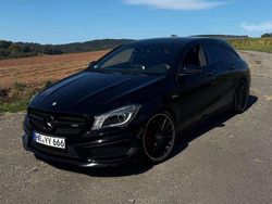 Schwarz Gebraucht 2016 Mercedes CLA45 AMG Shooting Brake AMG Kombi | 23.999 € (Guter Preis)