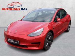 Red multicoat Gebraucht 2023 Tesla Model 3 Standard Range Limousine | 27.850 € (Superpreis)