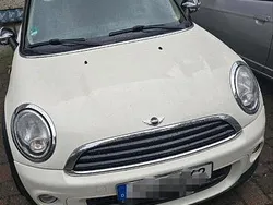 Weiß Gebraucht 2010 Mini ONE Kleinwagen | 3.200 €