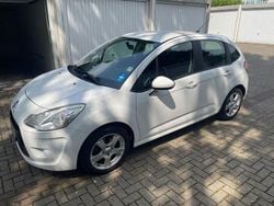 Weiß Gebraucht 2010 Citroën C3 Tendance Kleinwagen | 2.700 €