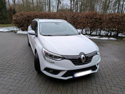 Weiß Gebraucht 2018 Renault Mégane GrandTour Business Kombi | 8.999 € (Fairer Preis)