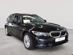 Saphirschwarz metallic Gebraucht 2022 BMW 318 Advantage Kombi | 20.990 € (Guter Preis)