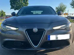 Grau Gebraucht 2016 Alfa Romeo Giulia Super Limousine | 15.999 € (Fairer Preis)