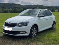 Weiß Gebraucht 2016 Skoda Fabia Joy Limousine | 8.900 € (Fairer Preis)
