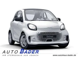 Weiß Gebraucht 2024 Smart ForTwo Electric Drive Coupé | 13.950 € (Etwas zu teuer)