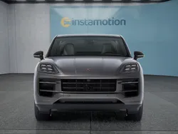 Grau Neu 2025 Porsche Cayenne SUV | 136.349 € (Etwas zu teuer)