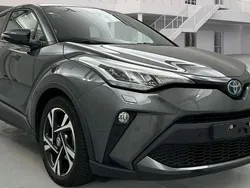 Grau Gebraucht 2022 Toyota C-HR SUV | 22.890 € (Etwas zu teuer)