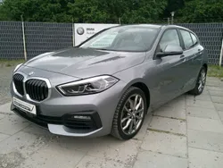 Grau Gebraucht 2024 BMW 120 Advantage Kleinwagen | 27.790 € (Fairer Preis)