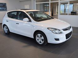 Weiß Gebraucht 2010 Hyundai i30 Classic Limousine | 2.490 € (Fairer Preis)