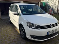 Weiß Gebraucht 2012 VW Touran Van / Kleinbus | 5.500 € (Superpreis)