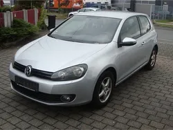 Silber Gebraucht 2010 VW Golf VI Limousine | 3.900 € (Guter Preis)