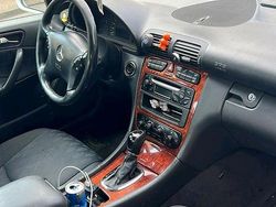 Schwarz Gebraucht 2005 Mercedes 190 Limousine | 4.000 €