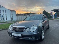 Grau Gebraucht 2005 Mercedes E500 Limousine | 5.950 € (Fairer Preis)