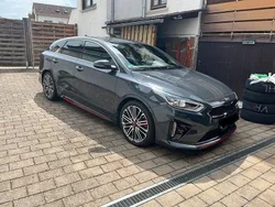 Grau Gebraucht 2020 Kia ProCeed Kleinwagen | 22.500 € (Guter Preis)