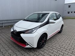 Weiß Gebraucht 2015 Toyota Aygo X-play Kleinwagen | 9.450 € (Fairer Preis)