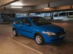Blau Gebraucht 2001 Opel Corsa Kleinwagen | 1.699 € (Etwas zu teuer)