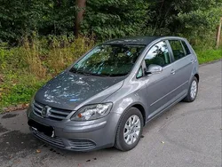 Grau Gebraucht 2005 VW Golf Plus Cross Comfortline Van / Kleinbus | 3.800 € (Etwas zu teuer)