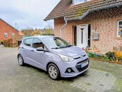 Grau Gebraucht 2014 Hyundai i10 Intro Edition Kleinwagen | 5.600 € (Fairer Preis)