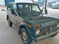 Grün Gebraucht 2009 Lada niva SUV | 4.850 € (Etwas zu teuer)
