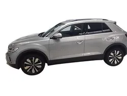 Pyritsilber metallic Gebraucht 2024 VW T-Roc Move SUV | 28.880 € (Guter Preis)