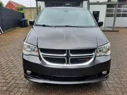 Grau Gebraucht 2019 Dodge Grand Caravan Van / Kleinbus | 11.600 €