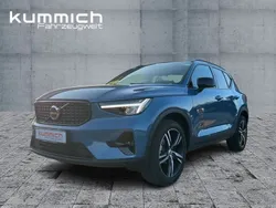 Fjord blue metallic (blau) Gebraucht 2024 Volvo XC40 Plus SUV | 35.880 € (Superpreis)