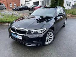 Schwarz Gebraucht 2022 BMW 318 Advantage Kombi | 21.990 € (Guter Preis)