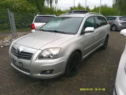 Silber Gebraucht 2006 Toyota Avensis Executive Kombi | 1.999 € (Fairer Preis)
