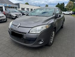 Grau Gebraucht 2010 Renault Mégane III Limousine | 4.990 € (Teuer)