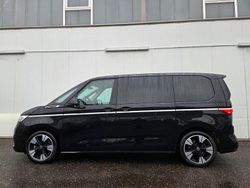 Deep black Gebraucht 2023 VW Multivan Style Van | 49.900 € (Teuer)