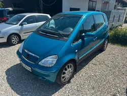 Blau Gebraucht 2002 Mercedes A190 Van / Kleinbus | 690 € (Superpreis)