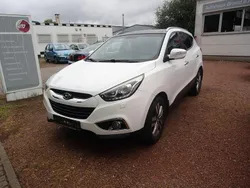 Weiß Gebraucht 2015 Hyundai ix35 Premium SUV | 12.950 € (Etwas zu teuer)