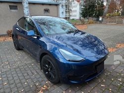 Blau Gebraucht 2023 Tesla Model Y Standard Range SUV | 35.800 € (Etwas zu teuer)