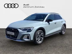 Pfeilgrau perleffekt Neu 2025 Audi A3 Sport Limousine | 41.455 € (Etwas zu teuer)